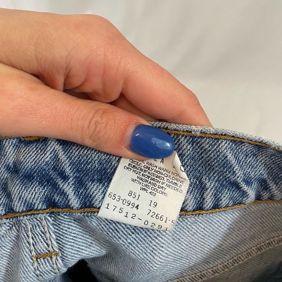 Vintage Levi Jeans - Picture 7 of 7